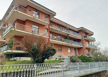 BILOCALE RISTRUTTURATO  PRECOLLINA TORINO